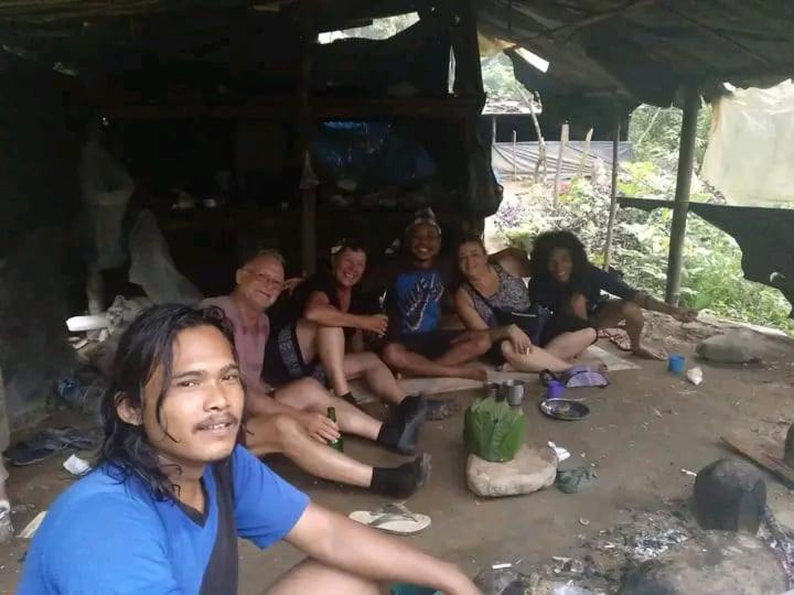 Brown Bamboo Guest House & Trekking Bukit Lawang Eksteriør billede